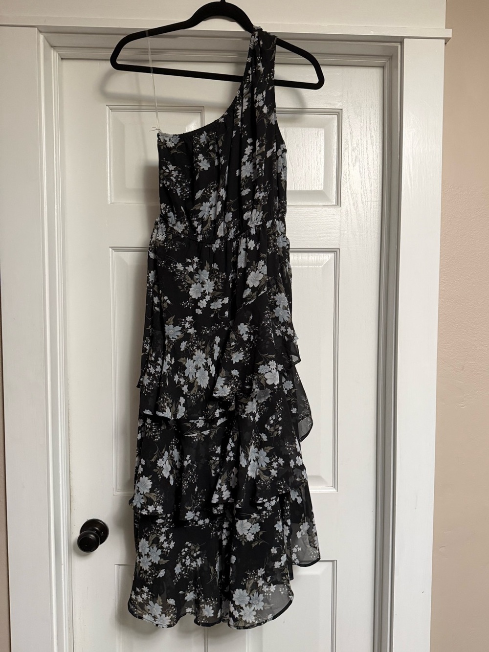 One-Shoulder Black Floral Ruffle Dress